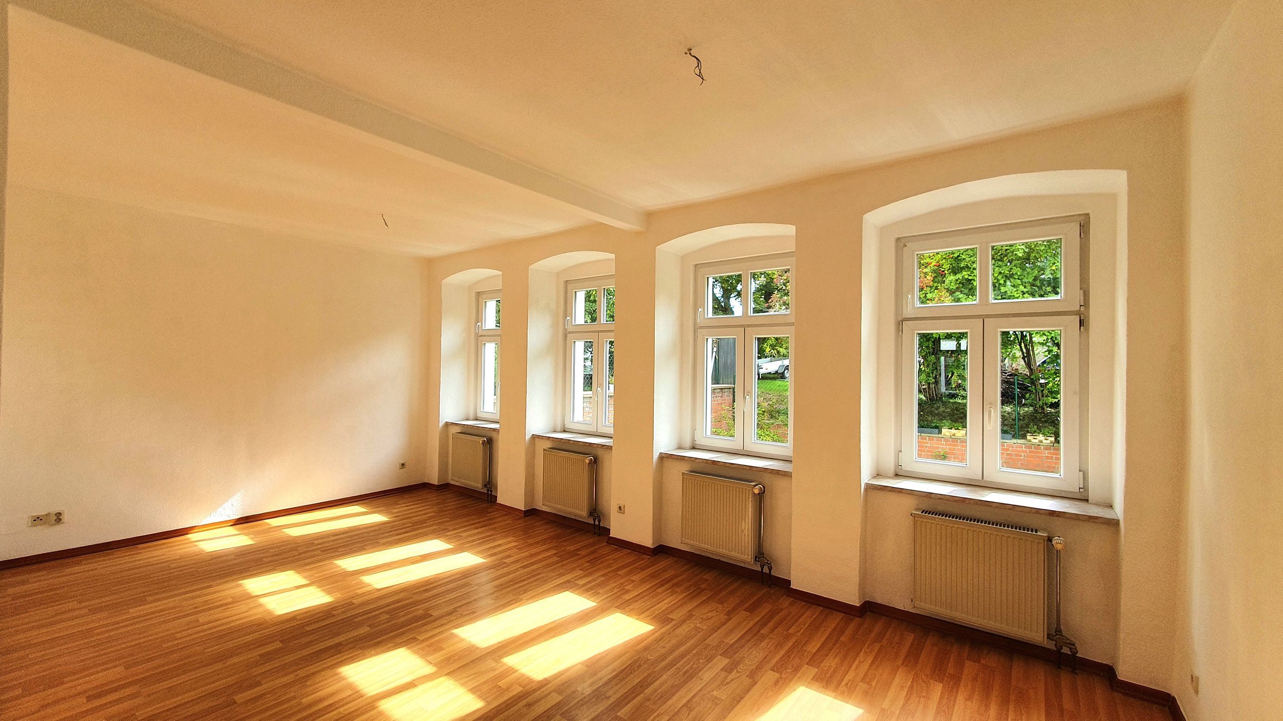 geräumige 2- Raumwohnung im Erdgeschoss mit großer separater Küche in ruhiger Lage ! 02828 Görlitz, Erdgeschosswohnung