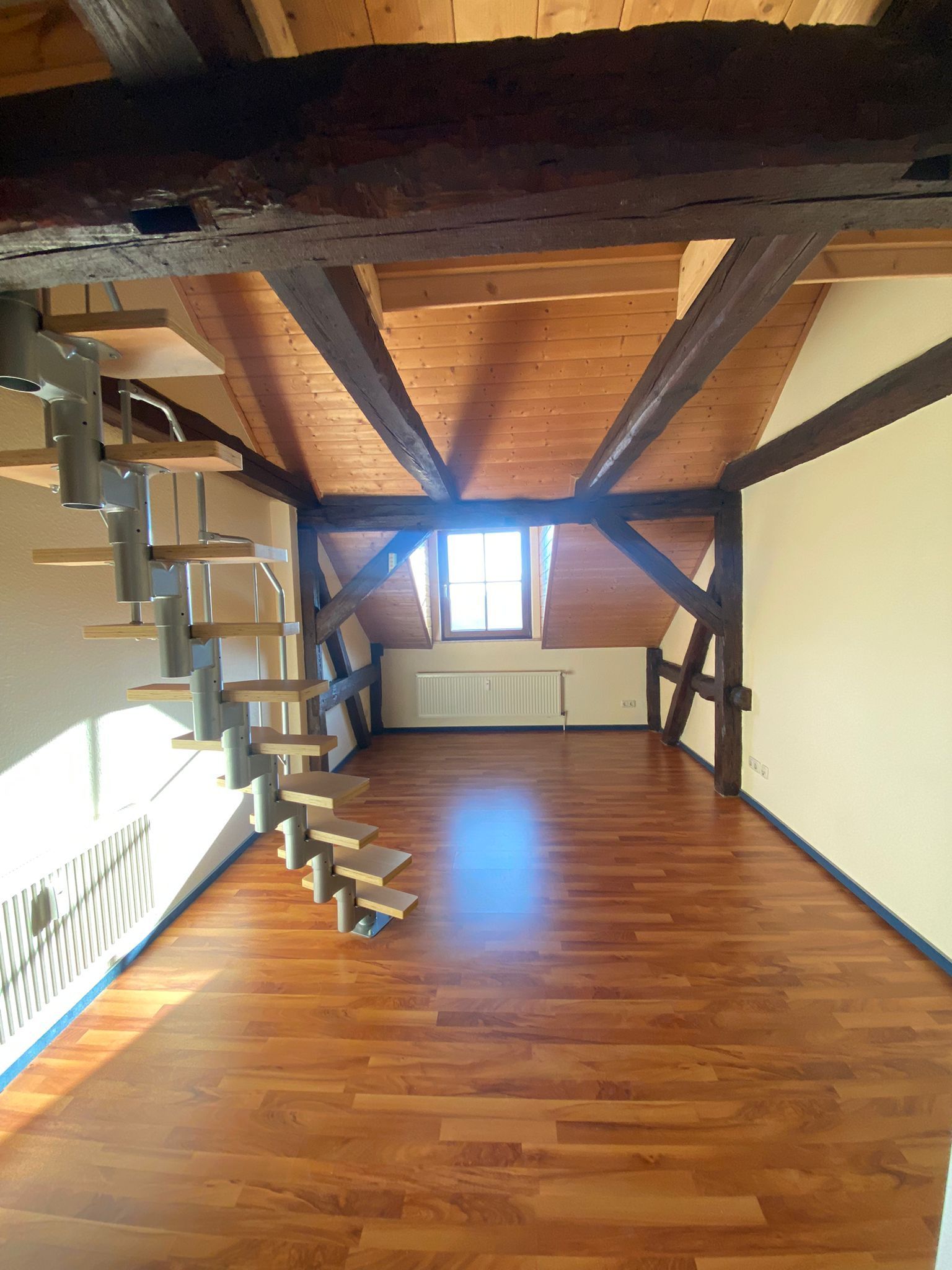 kleine 1- Raumwohnung mit Einbauküche und Schlafebene in der Nikolaivorstadt ! 02826 Görlitz, Dachgeschosswohnung