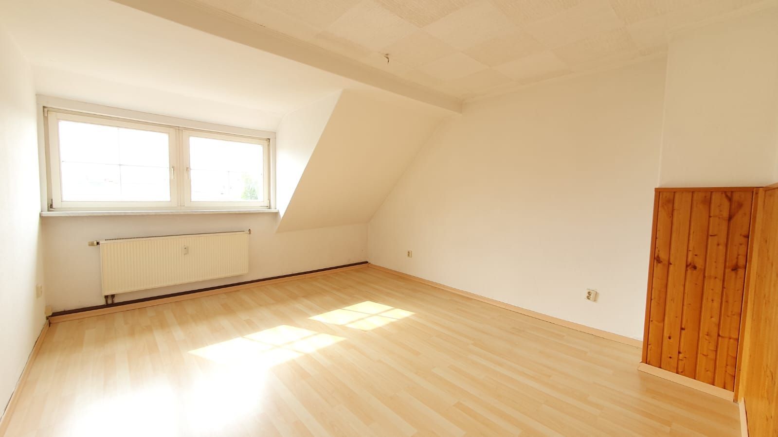 kleine 2- Raumwohnung im Dachgeschoss in der Görlitzer Südstadt ! - Photo 4