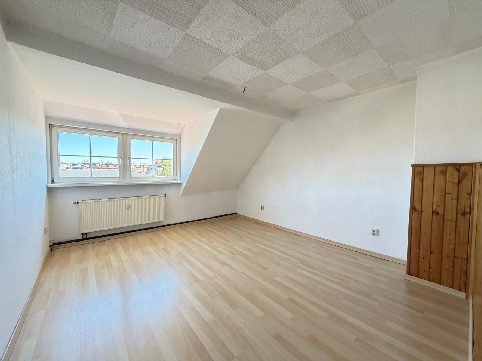 kleine 2- Raumwohnung im Dachgeschoss in der Görlitzer Südstadt ! 02826 Görlitz, Dachgeschosswohnung