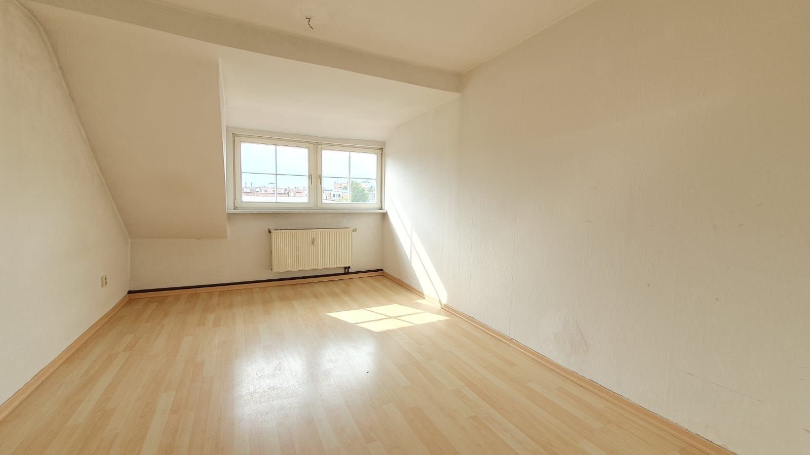kleine 2- Raumwohnung im Dachgeschoss in der Görlitzer Südstadt ! - Photo 5