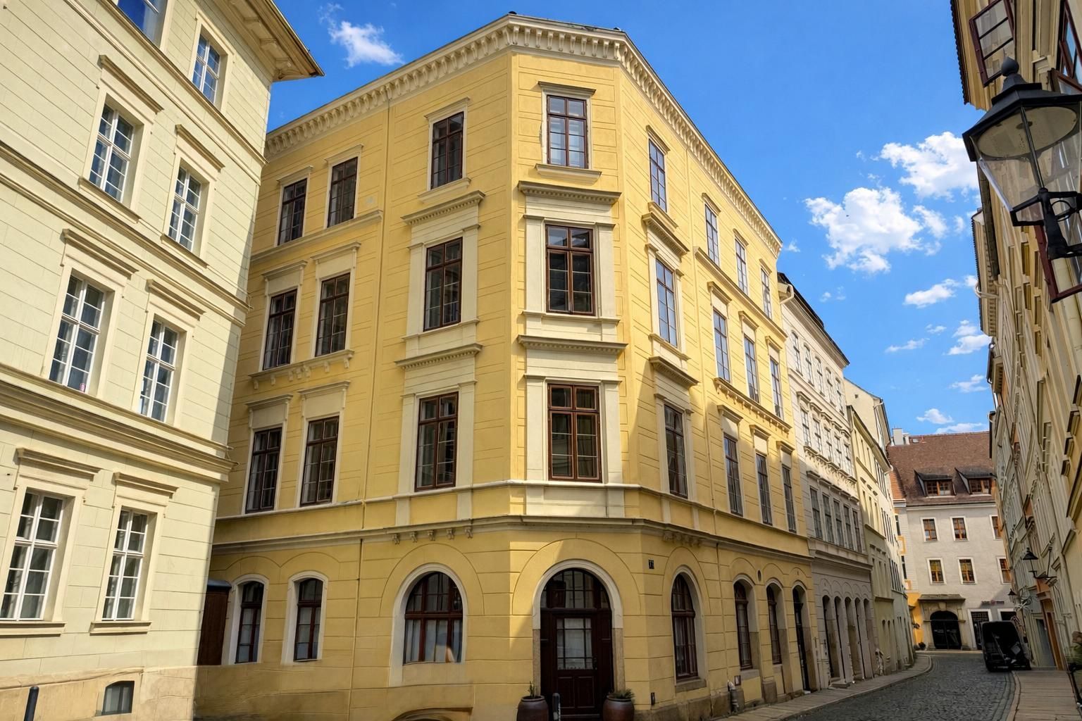 große 2- RWE mit Balkon und Einbauküche in der Görlitzer Altstadt ! - Photo 2