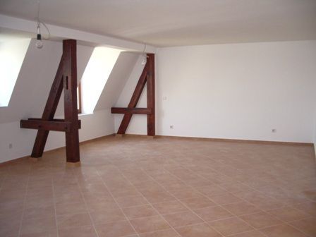 3- Raum-Dachgeschosswohnung mit Fahrstuhl und Stellplatz! 02826 Görlitz, Dachgeschosswohnung