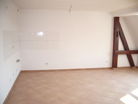 3- Raum-Dachgeschosswohnung mit Fahrstuhl und Stellplatz! - Foto 2