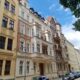 charmante 3- Raum-Südstadtwohnung mit 2 Balkonen und Stellplatz! - Außenansicht straßenseitig 01