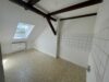 gemütliche 2- Raumwohnung mit separater Küche und Bad mit Badewanne im Dachgeschoss ! - Küche (1)