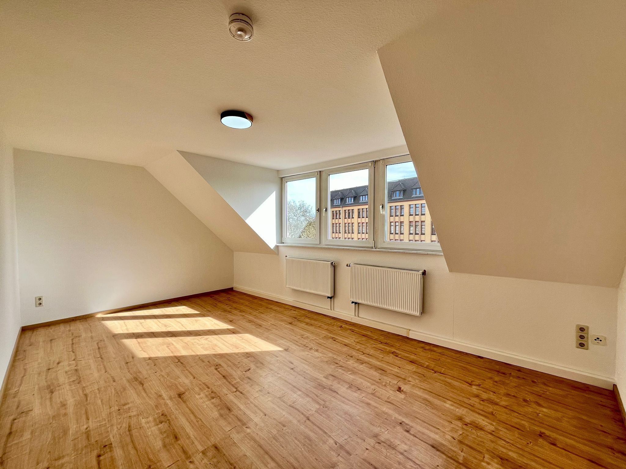 gemütliche 2- Raumwohnung im Dachgeschoss in der Görlitzer Südstadt ! 02826 Görlitz, Dachgeschosswohnung