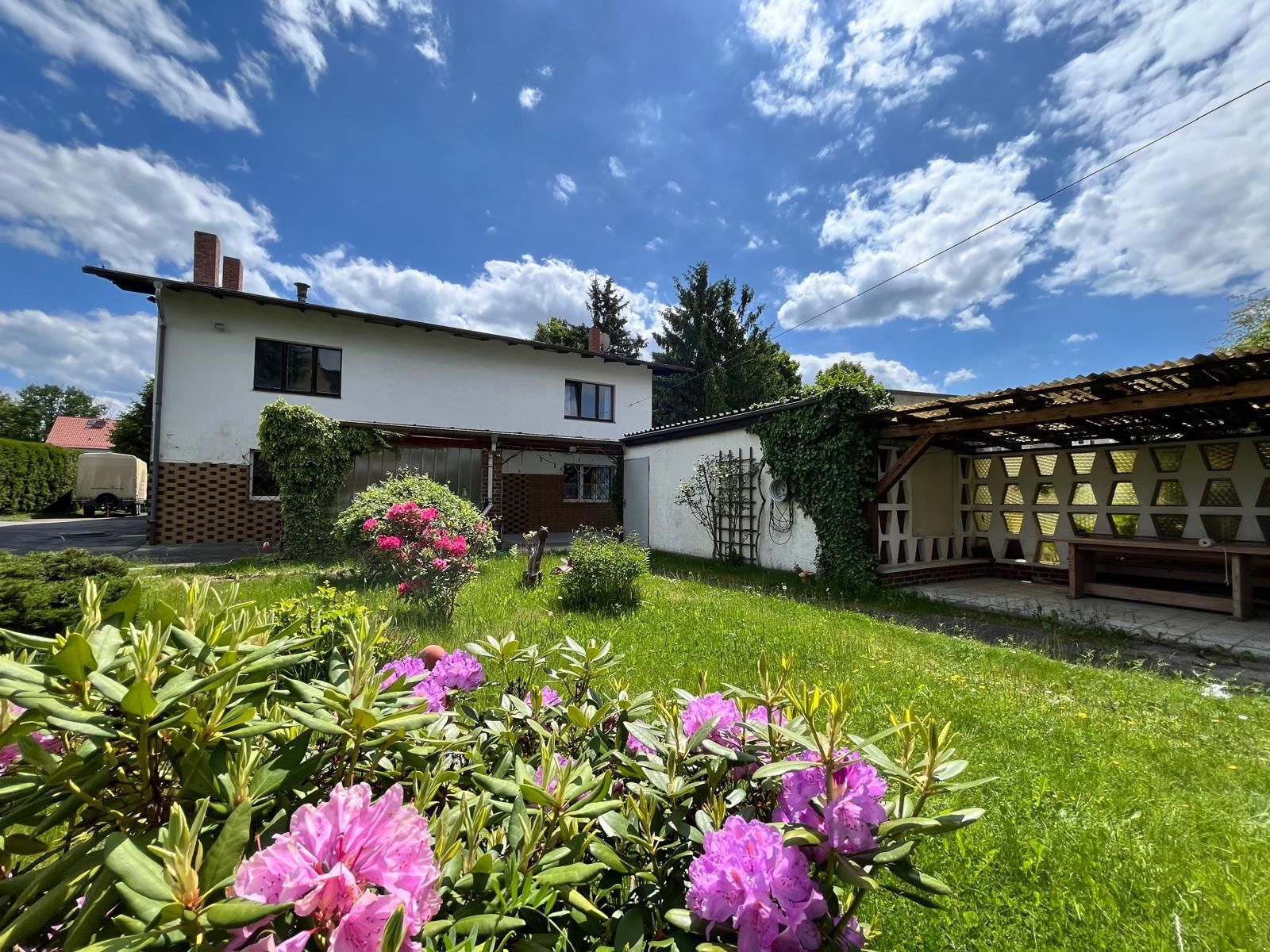 – provisionsfrei – ruhiges Einfamilienhaus mit großer Werkstatt, 3 Garagen und Garten in Weinhübel ! Ein wahres Paradies für Tüftler, Schrauber und Selbermacher / Nebengelass über 260 m² ! 02827 Görlitz, Einfamilienhaus