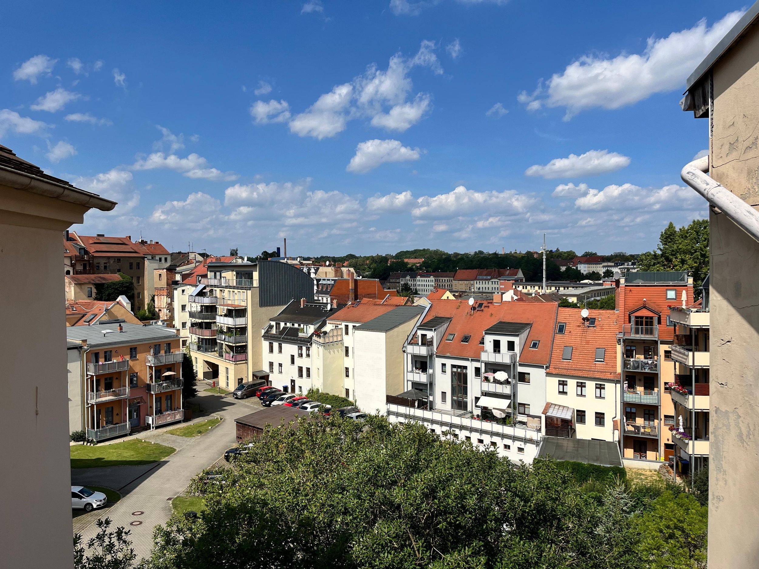 geräumige 2- Raumwohnung mit kleiner Dachterrasse & Einbauküche sowie Fahrstuhl ! 02826 Görlitz, Dachgeschosswohnung