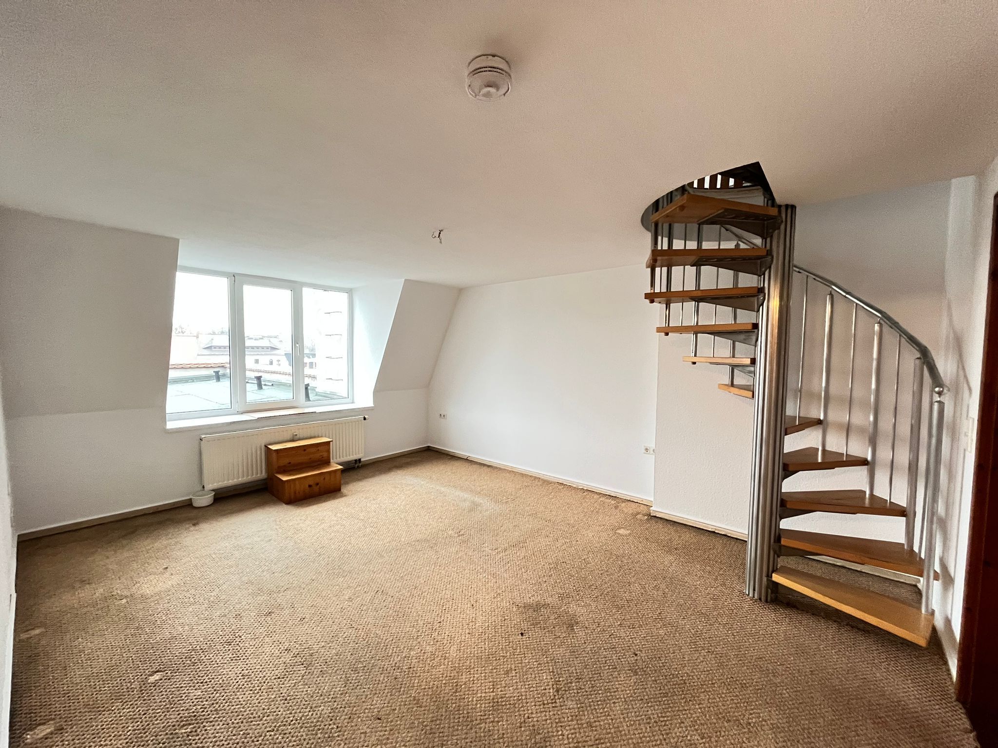 kleine 3- Raumwohnung mit Einbauküche und Abstellraum im Dachgeschoss in Stadtparknähe ! 02826 Görlitz, Dachgeschosswohnung