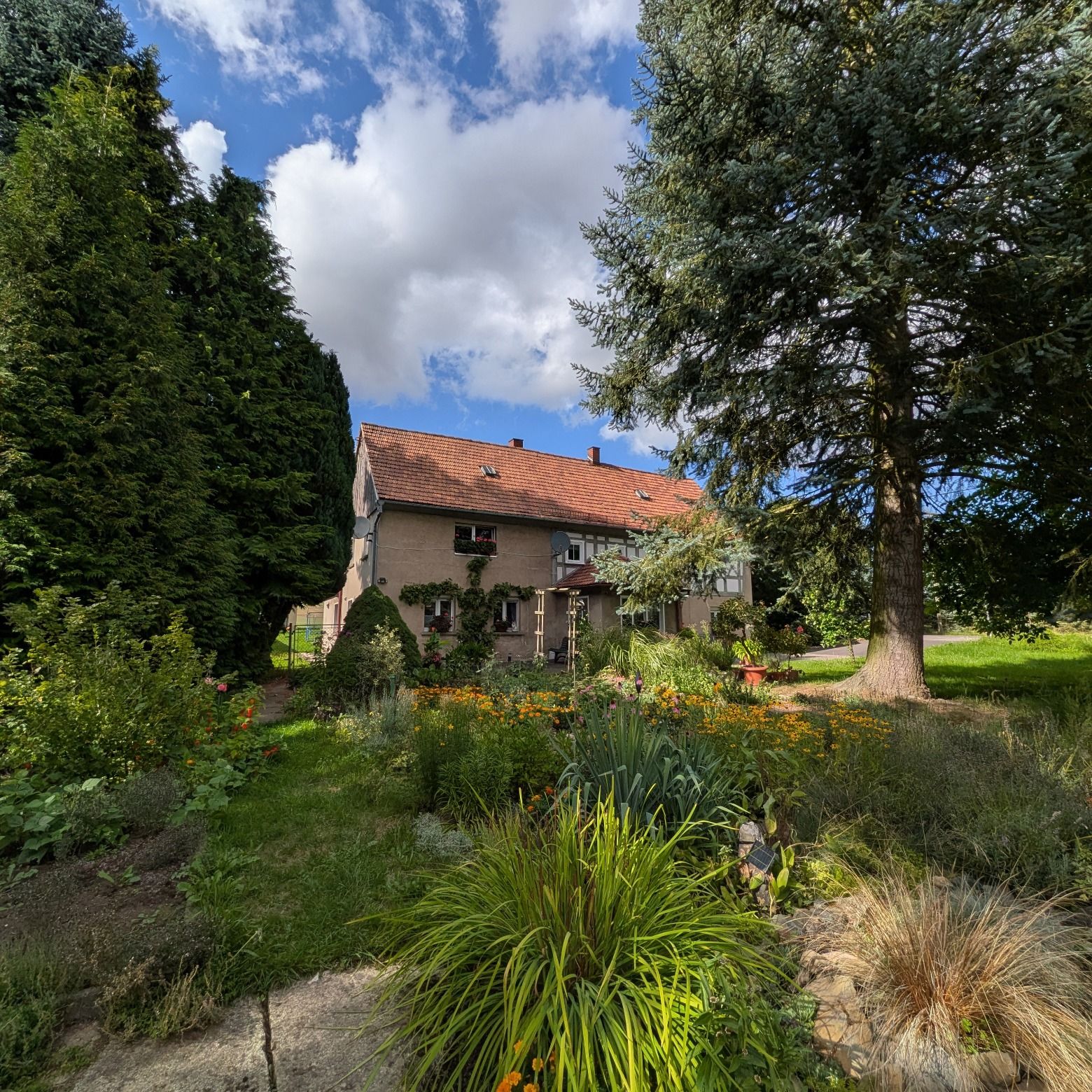 Idyllisches Anwesen mit Weitblick – großzügiges Grundstück mit Bauernhaus in Spitzkunnersdorf 02794 Leutersdorf, Einfamilienhaus