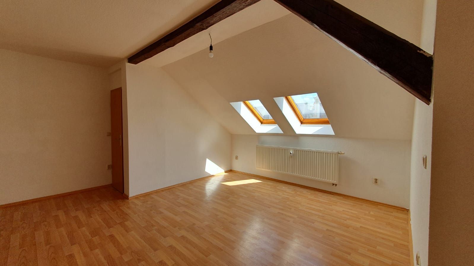 zentrale 1- Raumwohnung mit separater Küche und Badewanne im Dachgeschoss ! 02826 Görlitz, Dachgeschosswohnung
