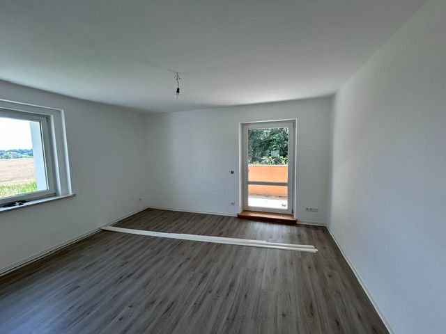ländliche Erdgeschosswohnung mit ebenerdiger Dusche und Balkon in Ludwigsdorf bei Görlitz! - Photo 4