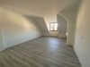 Wohnen unterm Dach – großzügige 2-Raumwohnung mit Balkon und Weitblick in der Südstadt! - IMG-20221020-WA0004 (Klein)