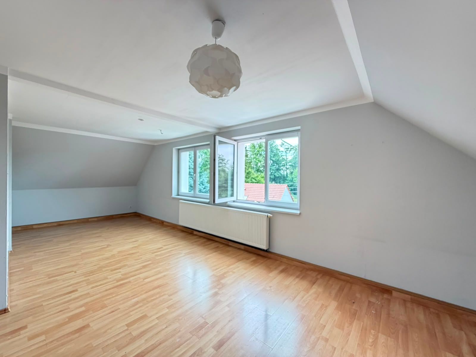 3- Raumwohnung mit Tageslichtbad auf dem Land ! 02923 Kodersdorf, Dachgeschosswohnung