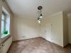 ruhige 2- RWE mit separaten Eingang, Einbauküche und Garten in Görlitz ! - Leerer Raum mit Lampe