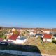 ruhige 3- RWE im Dachgeschoss mit Balkon und Singleküche ! - Aussicht straßenseitig