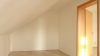 ruhige, kleine 2- RWE mit Einbauküche im Dachgeschoss (2.OG) in Weinhübel ! - Helles Dachzimmer