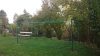 ruhige, kleine 2- RWE mit Einbauküche im Dachgeschoss (2.OG) in Weinhübel ! - Garten mit Torbogen