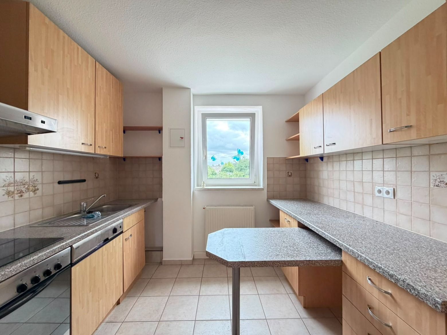 geräumige 2- RWE mit Einbauküche im Erdgeschoss ! Görlitz – Weinhübel ! 02827 Görlitz, Etagenwohnung