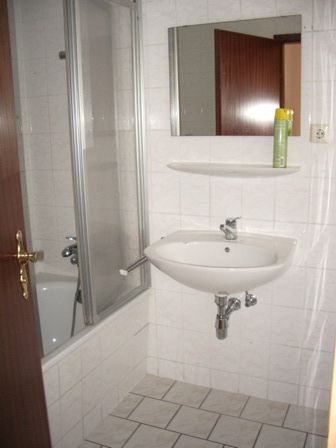 sonnige 3- Raumwohnung mit Balkon in der Südstadt ! - Photo 1
