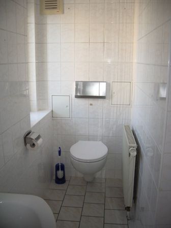 sonnige 3- Raumwohnung mit Balkon in der Südstadt ! - Photo 2