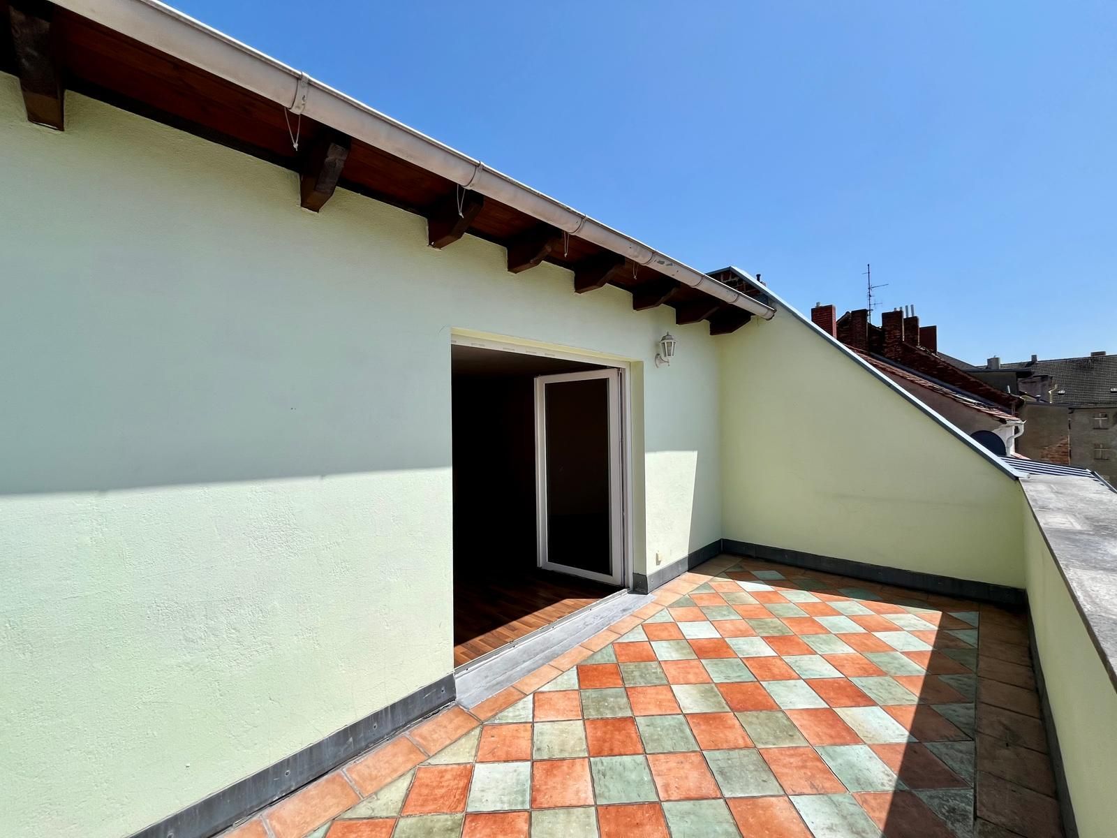 große 3- RWE mit Balkon und Einbauküche in der Görlitzer Innenstadt ! 02826 Görlitz, Dachgeschosswohnung
