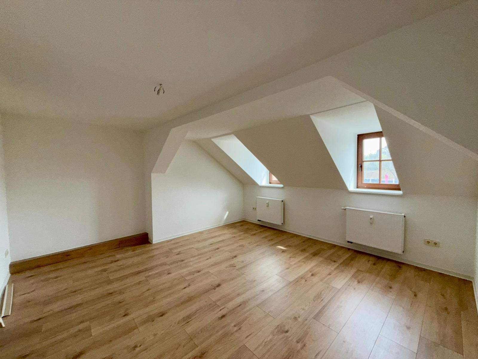 kleine 2- Raumwohnung im Dachgeschoss an der Neiße ! – neu renoviert – 02826 Görlitz, Dachgeschosswohnung