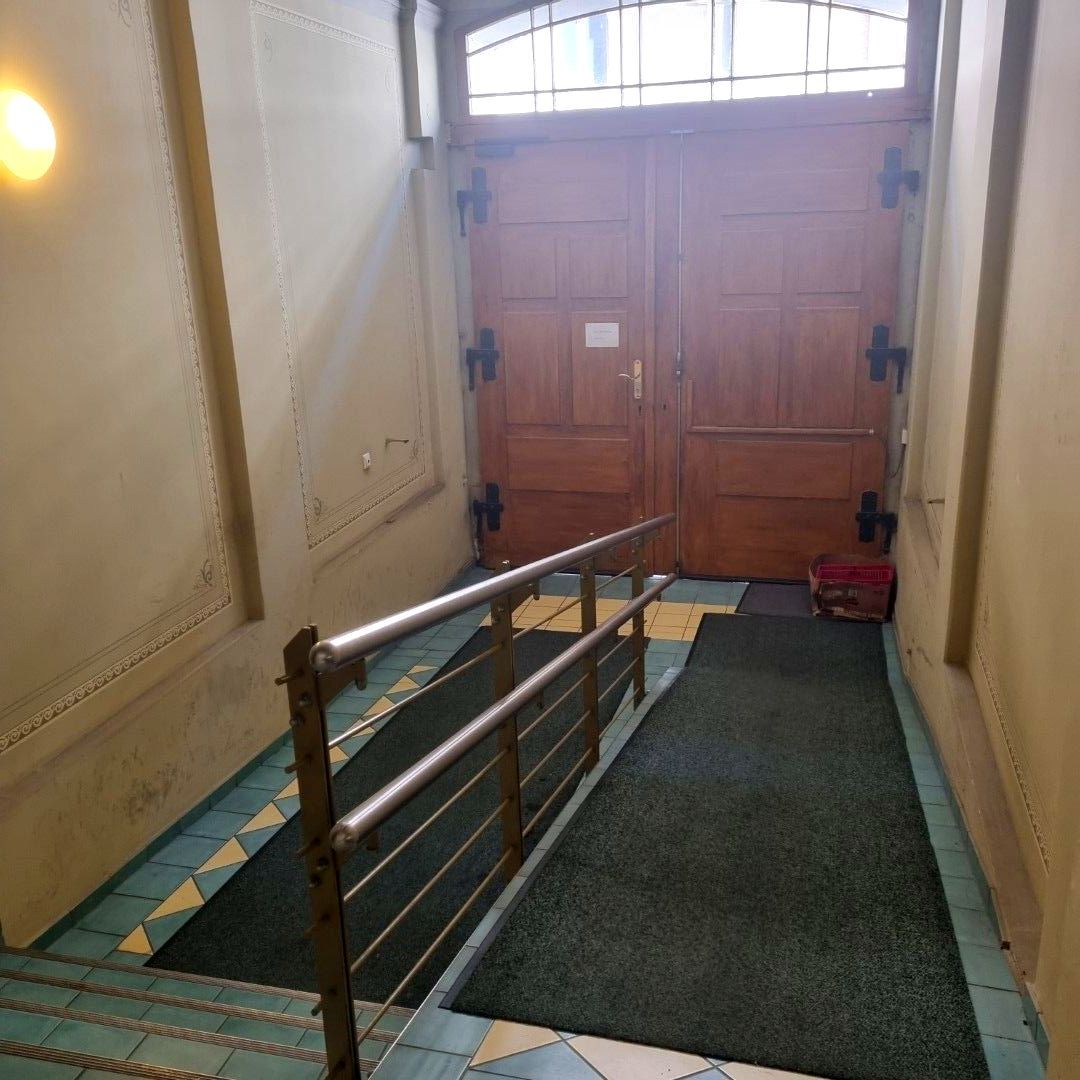 BETREUTE WOHNANLAGE ! altersgerechte 3-Raum-Ergeschosswohnung mit Einbauküche und Terrasse! - Photo 3