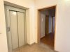 gemütliche 4- RWE mit kleinem Balkon und Fahrstuhl ! - Flur mit Aufzug