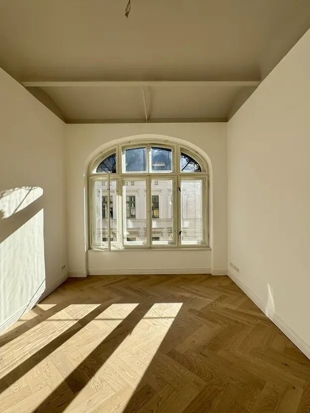 Erstbezug nach hochwertiger Sanierung – Stilvolle 4-Raumwohnung mit Balkon und Aufzug! 02826 Görlitz, Etagenwohnung