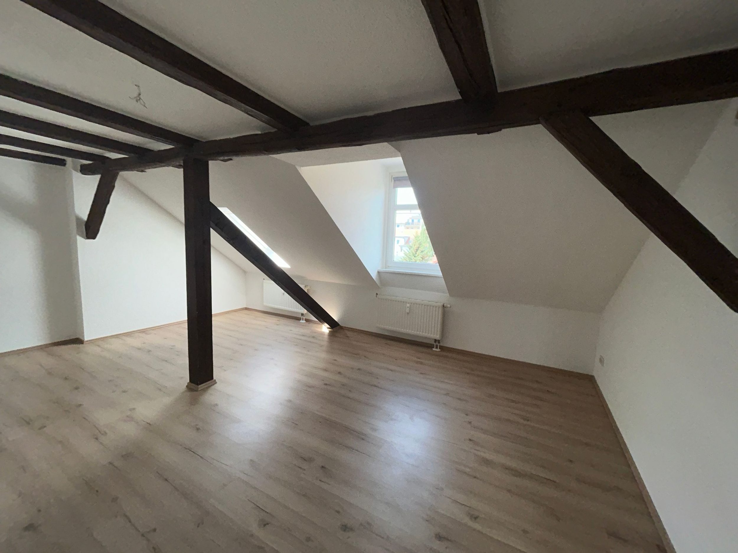 gemütliche 2- Raumwohnung mit separater Küche und Bad mit Badewanne im Dachgeschoss ! 02826 Görlitz, Dachgeschosswohnung