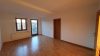 zentrale 2- Raumwohnung mit Balkon im Dachgeschoss - Wohnzimmer mit Balkonzugang