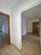 zentrale 2- Raumwohnung mit Balkon im Dachgeschoss - Flur mit Holztüren
