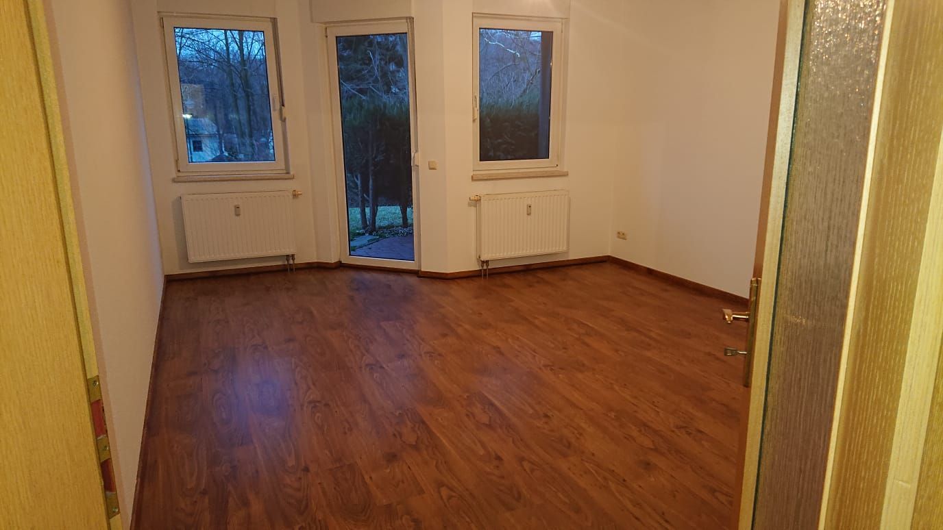 geräumige 2- Raumwohnung mit Terrasse und Stellplatz in Sohland am Rotstein ! - Photo 1