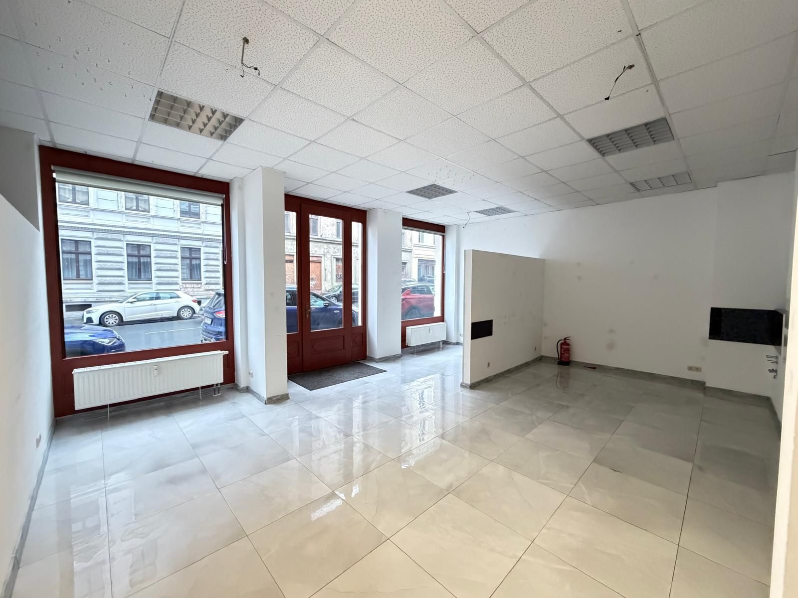 attraktive Gewerbeeinheit mit großen Schaufenstern im Erdgeschoss im Görlitzer Zentrums! 02826 Görlitz, Bürohaus