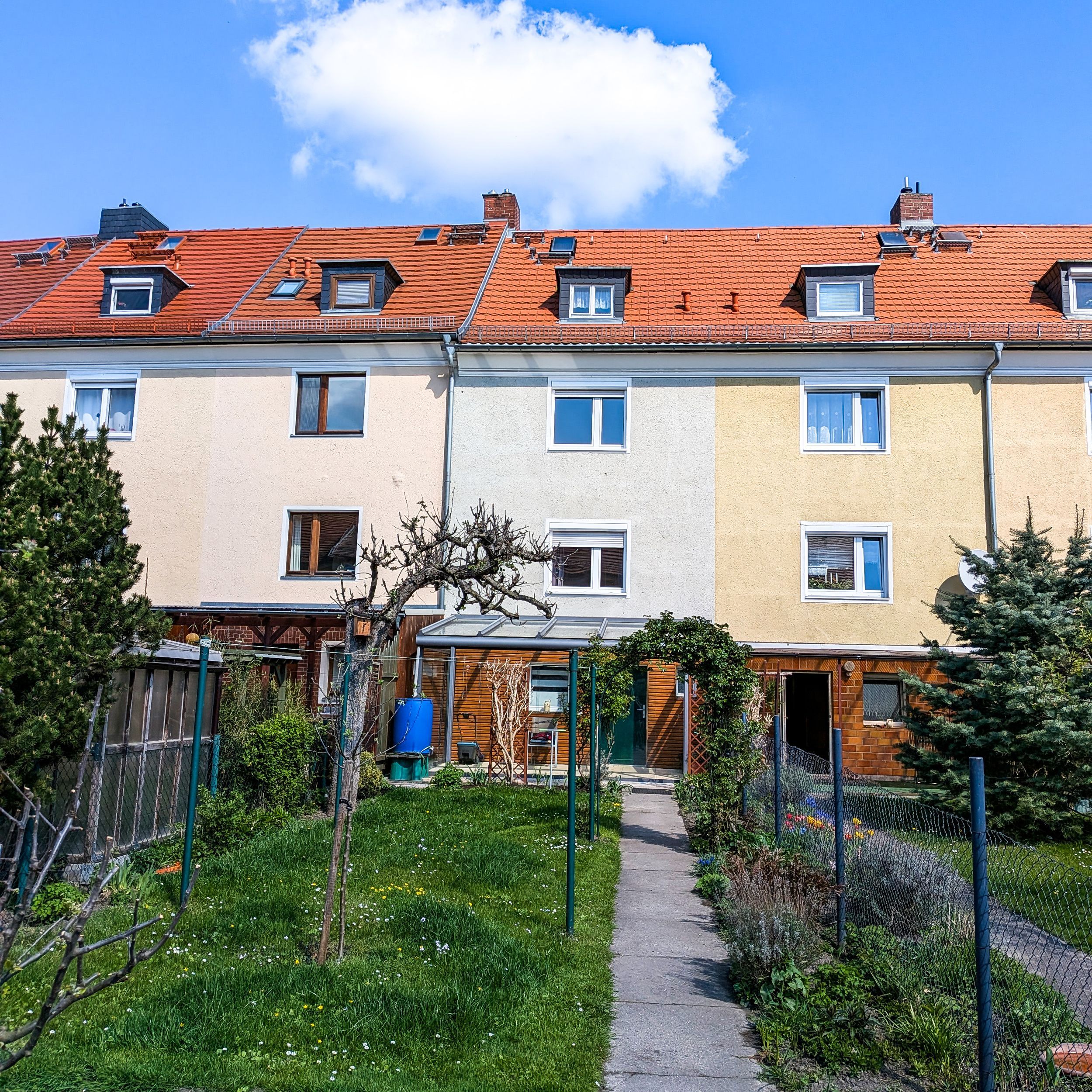 Reihenmittelhaus mit Wintergarten und schönem Garten in Görlitz 02826 Görlitz, Reihenmittelhaus