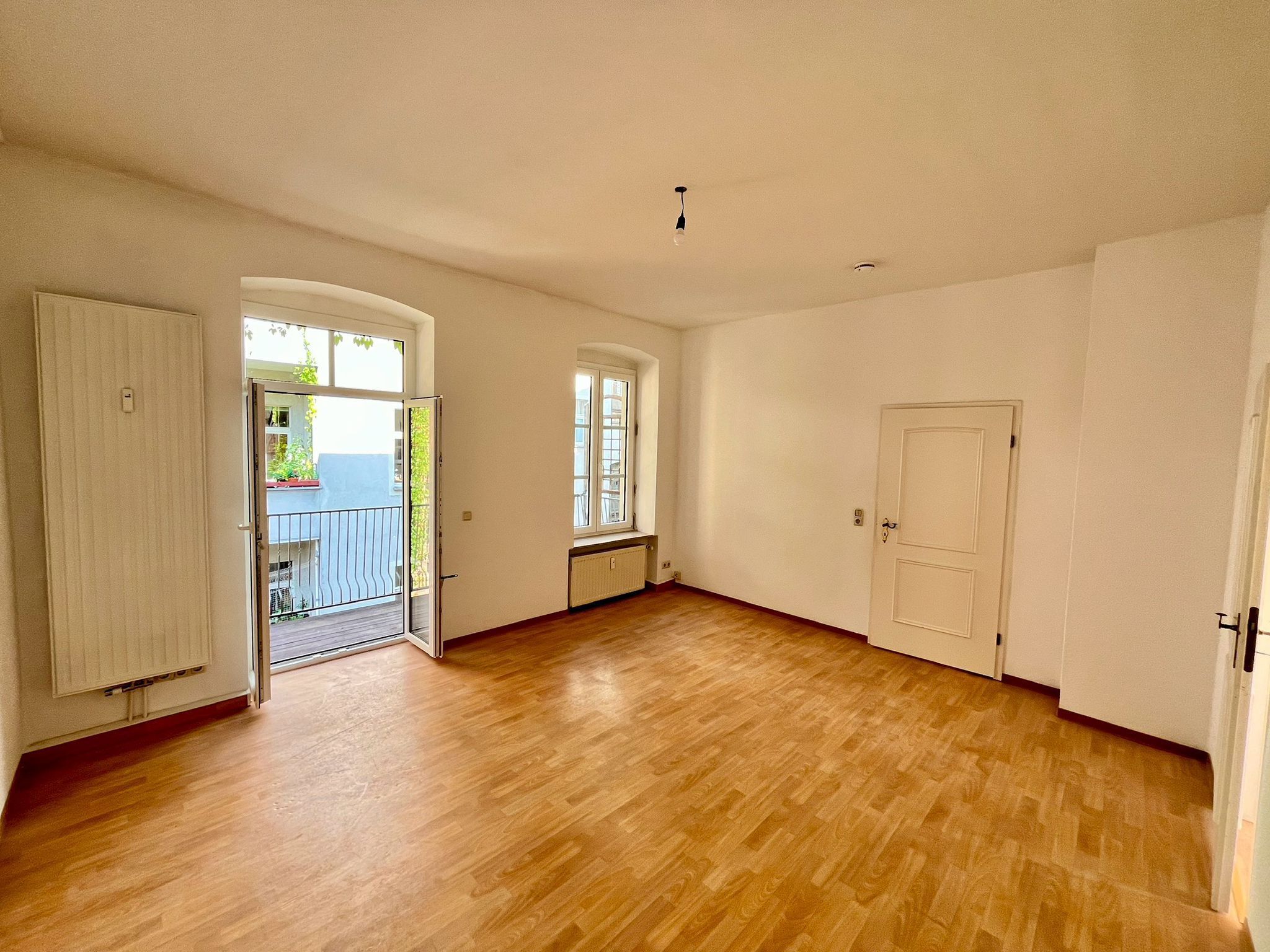 ruhige, kleine 4- RWE mit Balkon und Bad mit Fenster & Wanne ! 02826 Görlitz, Etagenwohnung