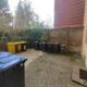Denkmalgeschütztes Mehrfamilienhaus mit 9,7 % Rendite und weiterem Entwicklungsspielraum - Hinterhof mit Müllplatz