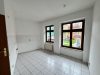 geräumige und zentrale 2-Raumwohnung mit separater Küche und Wanne ! - Helle Küche mit Fenster