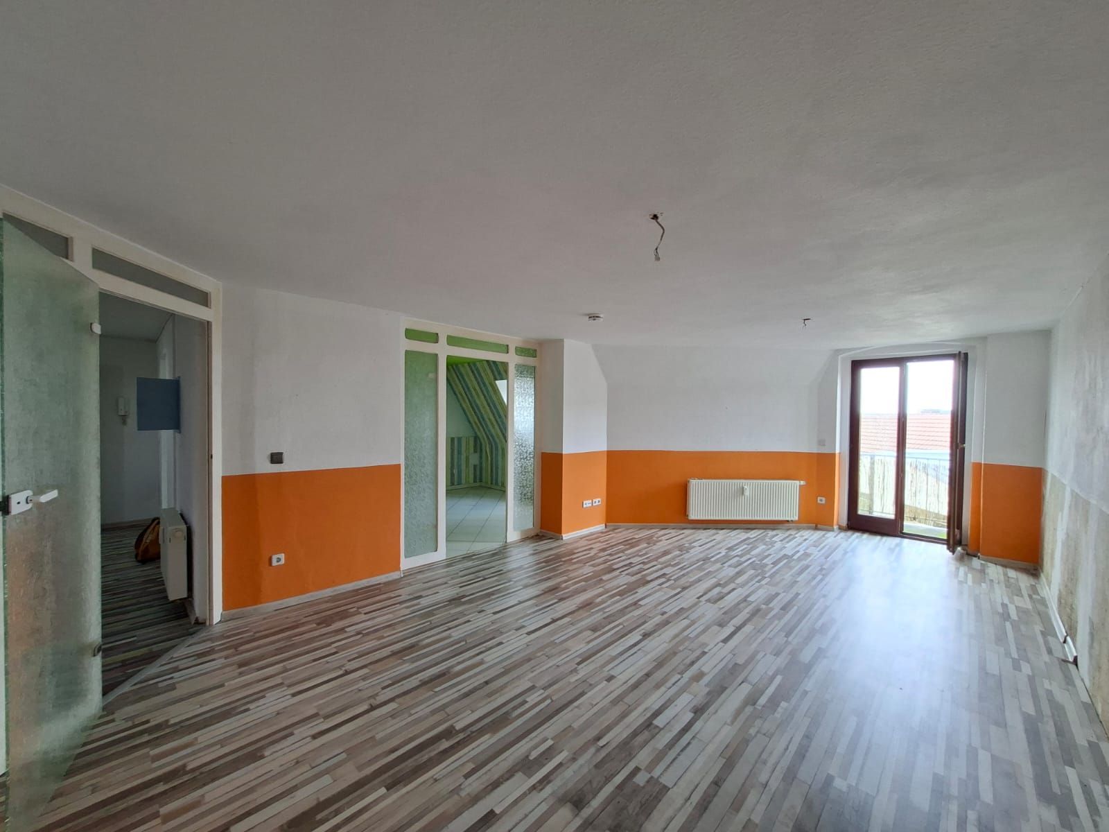 unrenovierte 5- Raumwohnung über 2 Etagen mit Balkon im Dachgeschoss am Stadtpark ! 02826 Görlitz, Maisonettewohnung