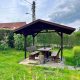 Wohnen im Grünen - Einfamilienhaus mit 5 Ferienwohnungen - Ferienwohnanlage - Sitzecke Vorgarten