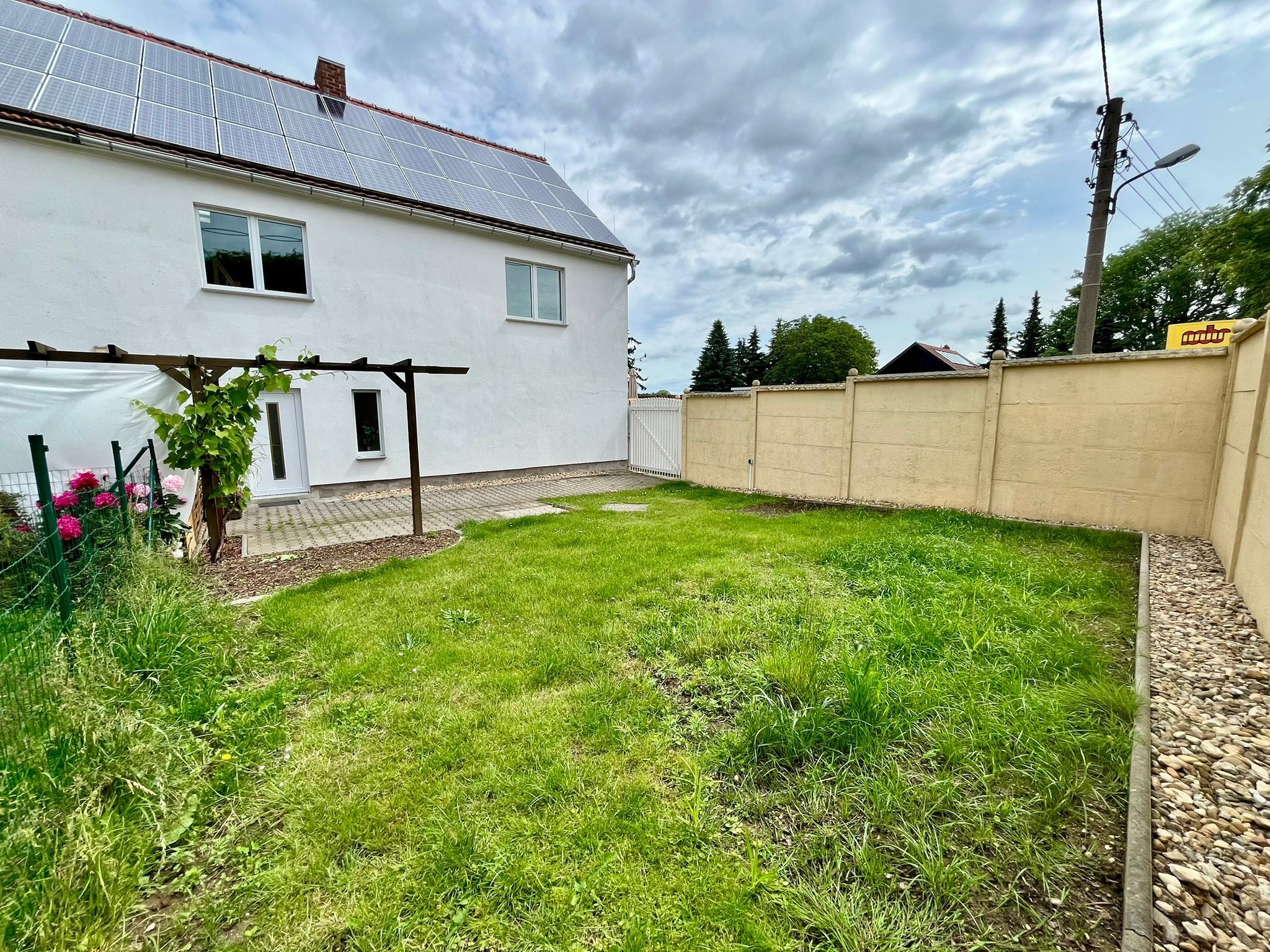 hochwertig sanierte Doppelhaushälfte mit Garten und Garage in ruhiger Randlage von Klingewalde ! 02828 Görlitz, Doppelhaushälfte