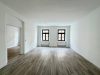 zentrale 3- RWE mit Balkon und separater Küche ! - Helles Wohnzimmer mit Balkon