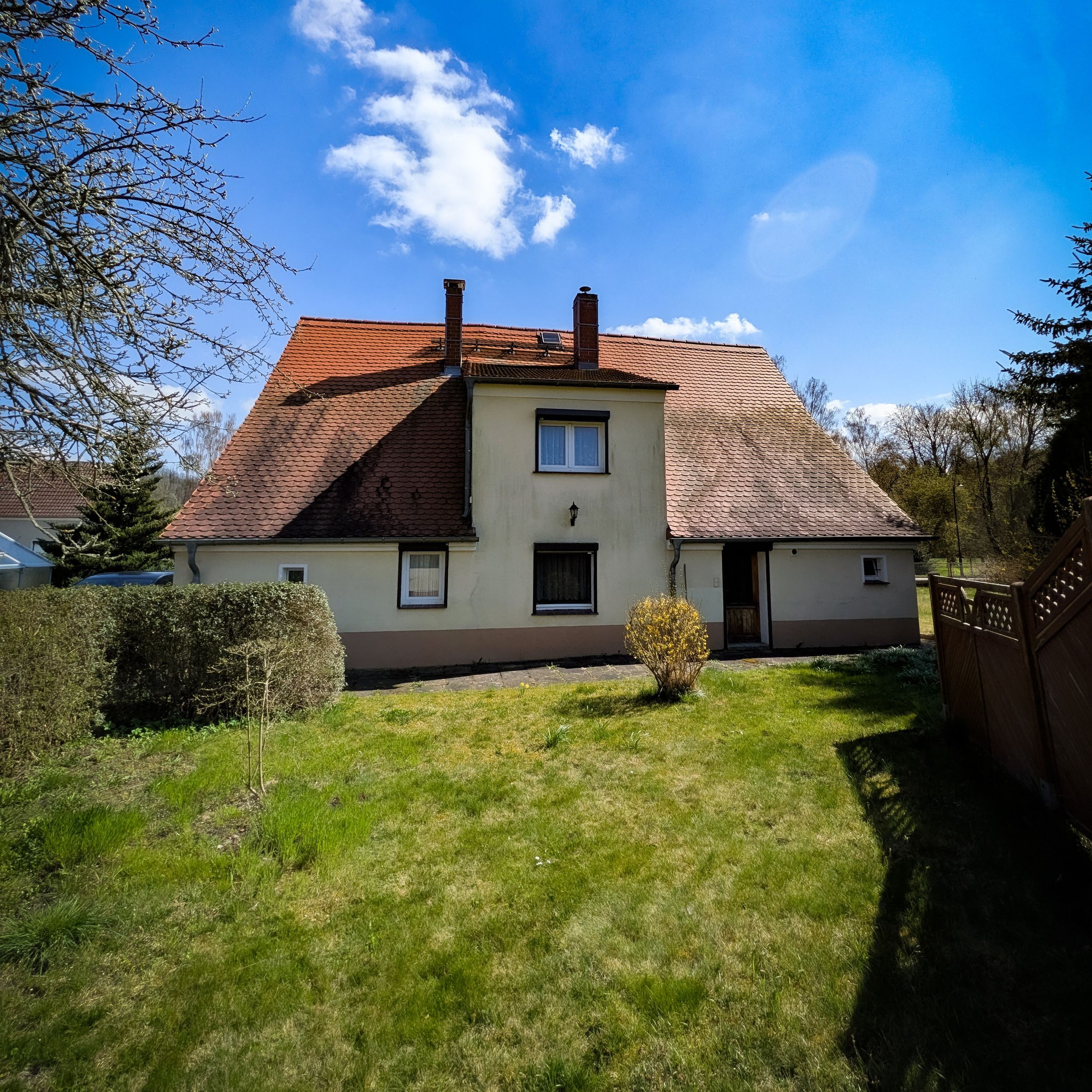 Bezahlbares Eigenheim mit schönem Garten nahe des Berzdorfer Sees 02899 Schönau-Berzdorf, Einfamilienhaus
