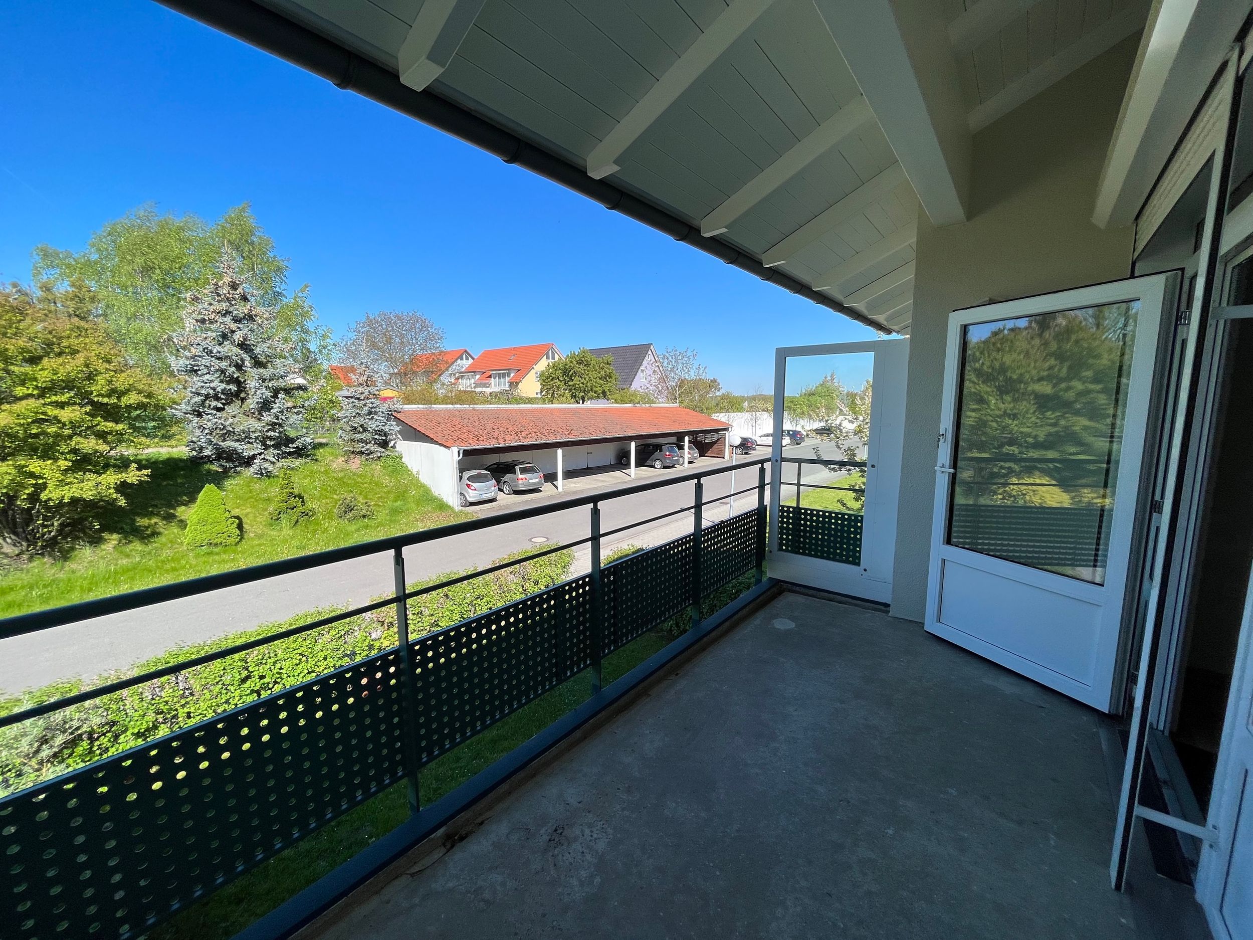 gemütliche 2- RWE mit Balkon & Fahrstuhl in einer Mehrgenerationen – Wohnanlage / Königshufen ! 02828 Görlitz, Etagenwohnung