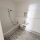 Sonnige 3-Raum-Eigentumswohnung in zentraler Lage - Helles Badezimmer mit Wanne
