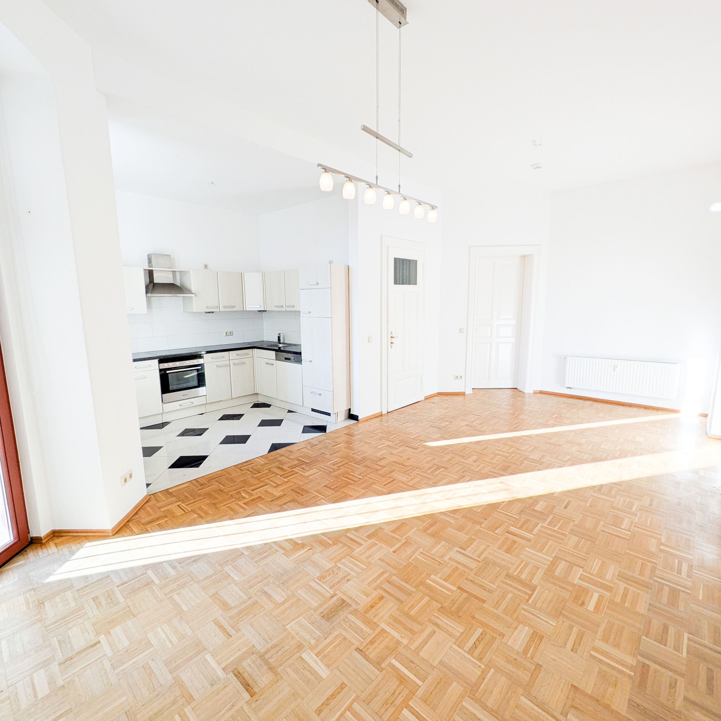 Die Alternative zum Einfamilienhaus – Stilvolles Wohnen mit eigenem Garten, Wintergarten und zwei Bädern 02826 Görlitz, Apartment