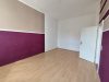 geräumige 3- Raum-Maisonettewohnung mit separatem Eingang in ruhiger Hinterhauslage der Augustastraße ! - Geräumiges Zimmer mit Tür