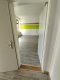 geräumige 3- Raum-Maisonettewohnung mit separatem Eingang in ruhiger Hinterhauslage der Augustastraße ! - Helles Wohnzimmer mit Streifen
